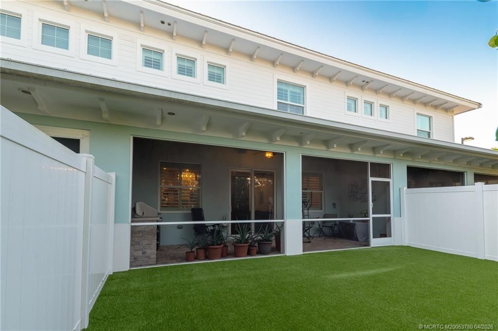 411 SE High School Avenue, Stuart, FL 34994 Photo