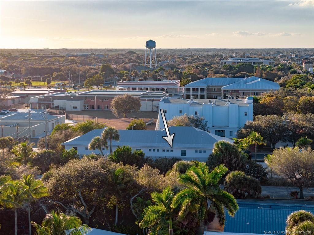 411 SE High School Avenue, Stuart, FL 34994 Photo