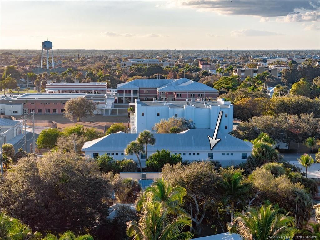 411 SE High School Avenue, Stuart, FL 34994 Photo