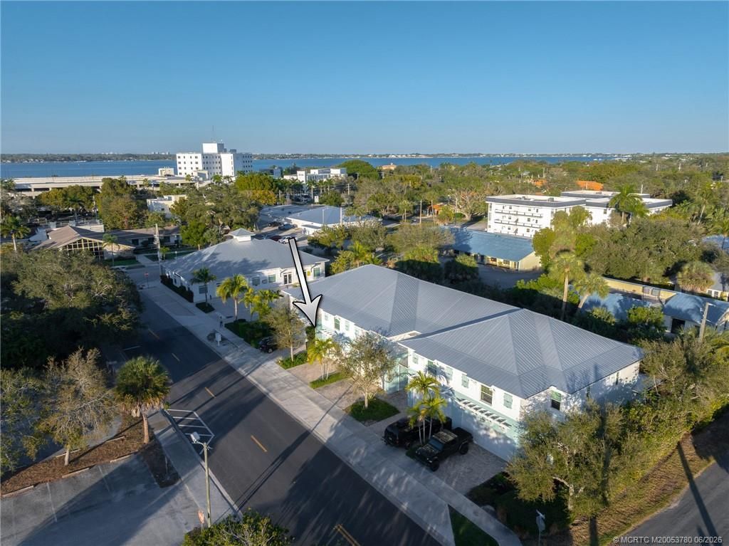411 SE High School Avenue, Stuart, FL 34994 Photo