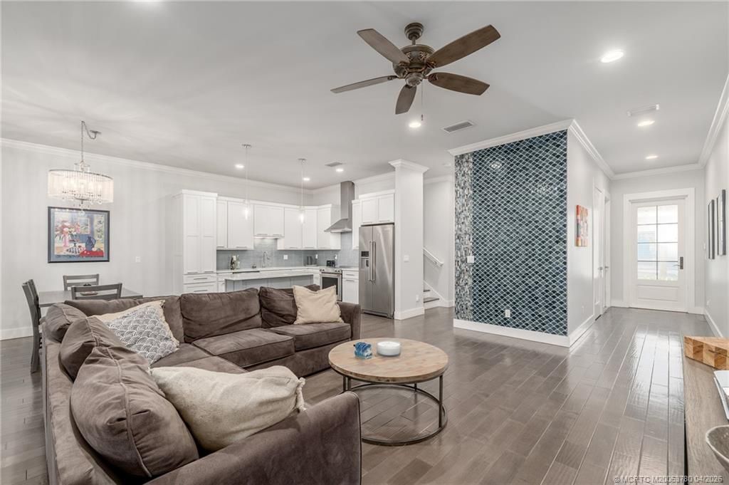 411 SE High School Avenue, Stuart, FL 34994 Photo