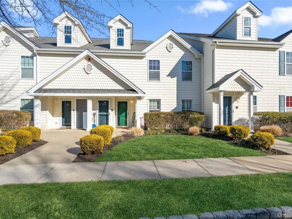 138 Brattle Circle, Melville, NY 11747