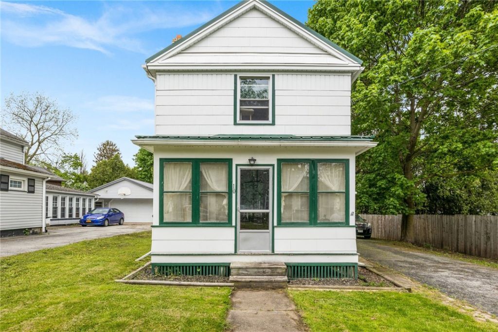 10 Clinton Street, Bergen, NY 14416 Main Photo