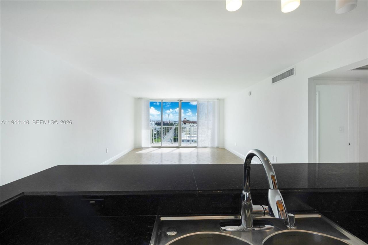 10350 W Bay Harbor Dr, Unit 9N, Bay Harbor Islands, FL 33154 Photo