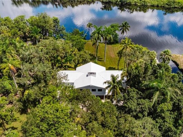 19481/483 S River RD, ALVA, FL 33920