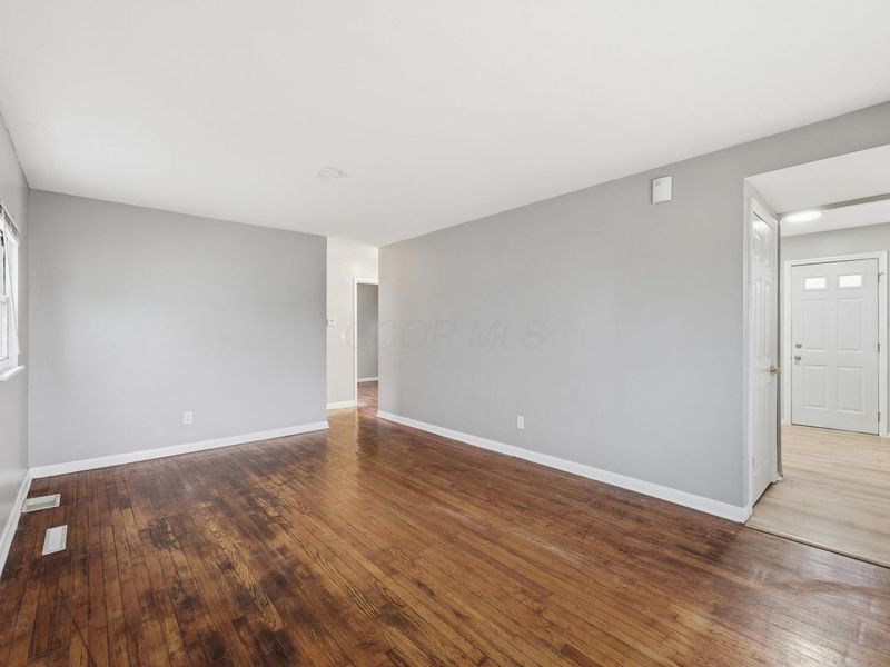 2288 Hiawatha Park Drive, Columbus, OH 43211 Photo 5