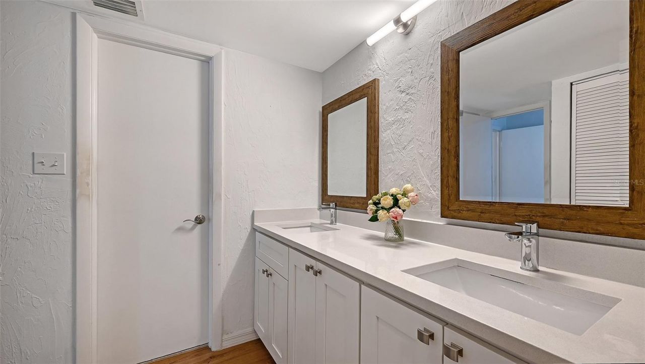 4960 Gulf Of Mexico Drive, Unit 204, Longboat Key, FL 34228 Photo