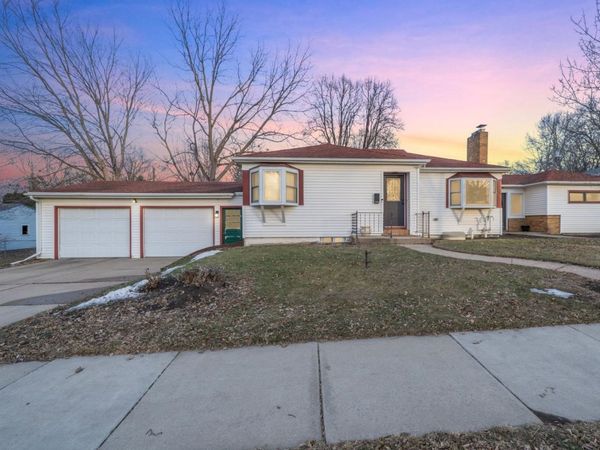 2312 S Phillips Ave, Sioux Falls, SD 57105