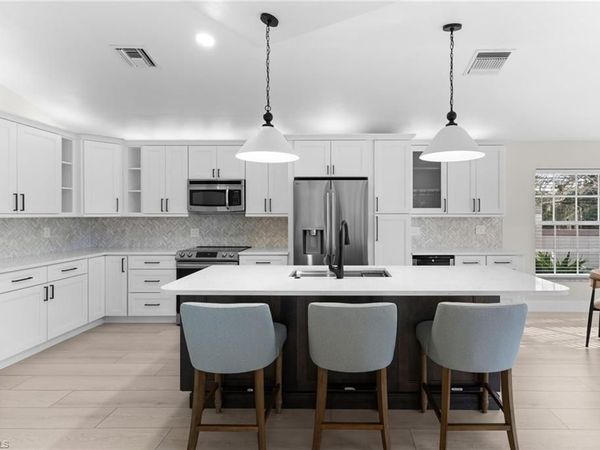 27260 Enclave DR, BONITA SPRINGS, FL 34134