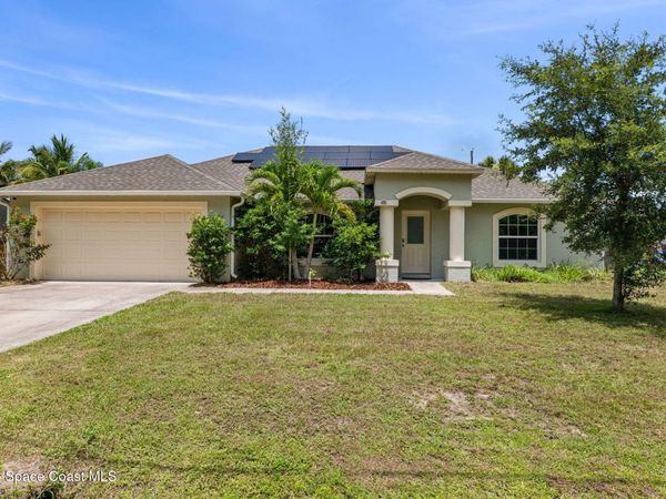 481 Almansa Street NE, Palm Bay, FL 32907