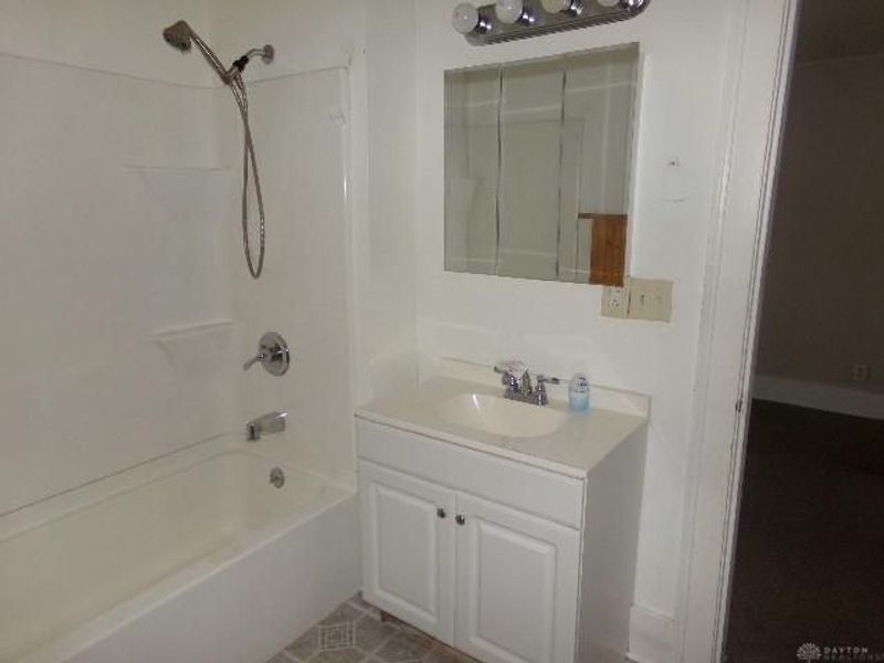 1015 Rodgers Drive, Springfield, OH 45503 Photo 9