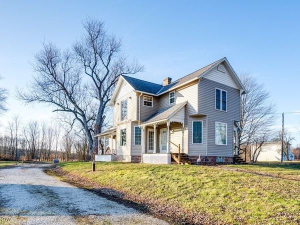 1071 State Route 14, Deerfield, OH 44411