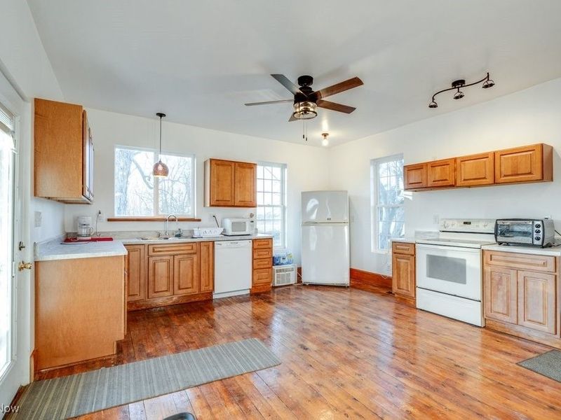 1071 State Route 14, Deerfield, OH 44411 Photo 13