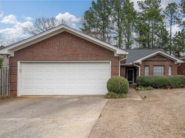 1818 Fox Ridge Road, Tuscaloosa, AL 35406