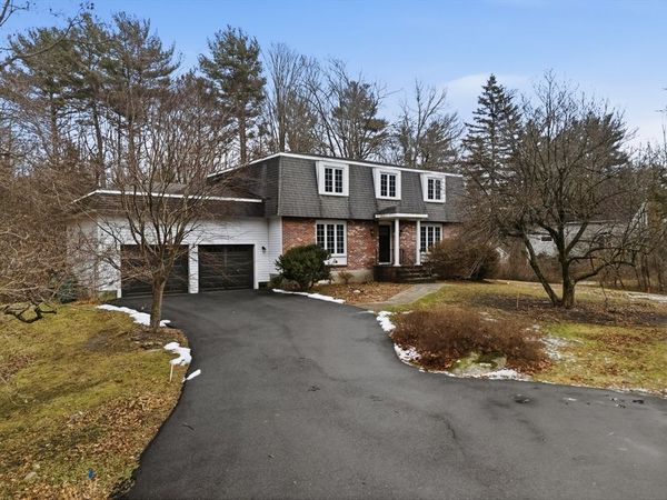 251 Poquanticut Ave, Easton, MA 02356