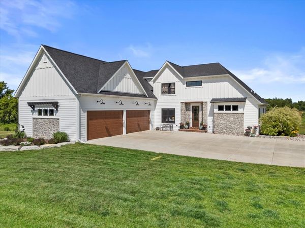 S53W26764 Gemstone Ct, Waukesha, WI 53189