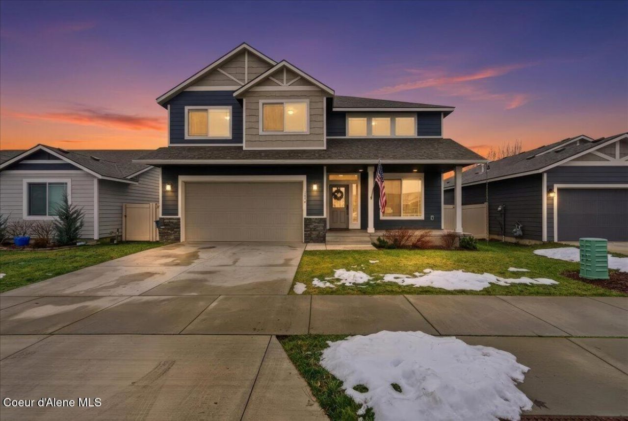 1074 E Allenby Ave, Post Falls, ID 83854 Main Photo