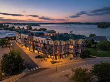 4100 Spring Street, Unit 211, Spring Park, MN 55384