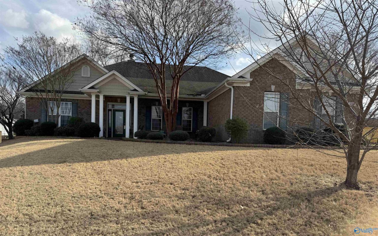 105 Chasehills Court, Huntsville, AL 35811 Main Photo