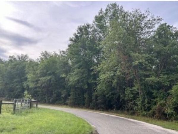 301 Woods Road, McLain, MS 39456