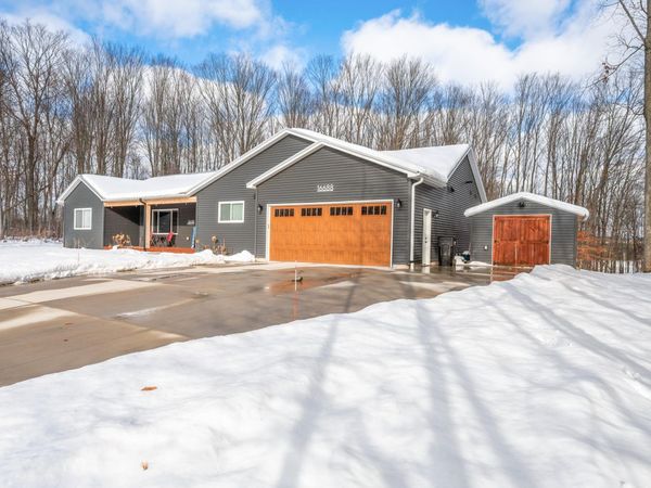 16688 Canyon Cove, Big Rapids, MI 49307