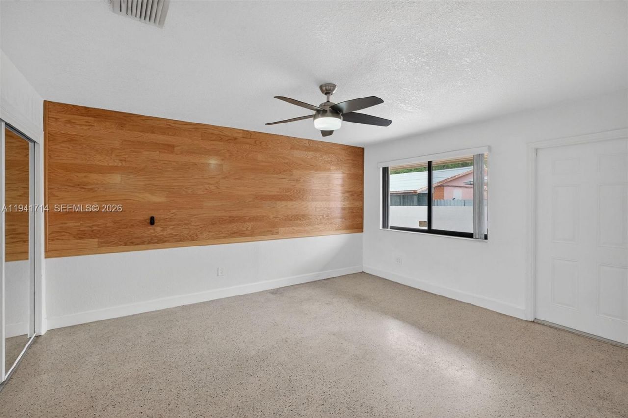 4725 NW 4th St, Unit Front, Miami, FL 33126 Photo