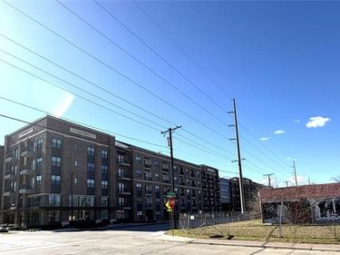 1001 Singleton Boulevard, Dallas, TX 75212