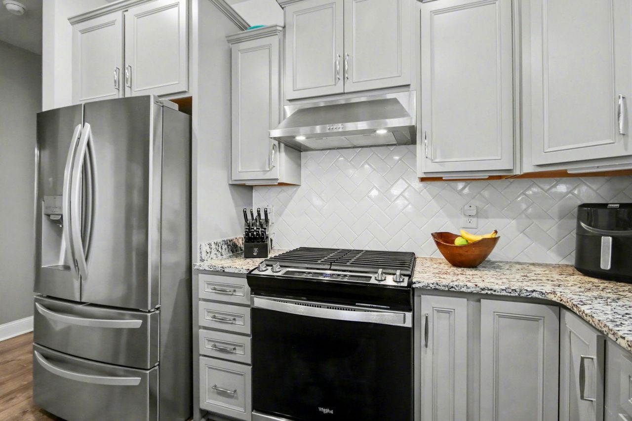 5830 Cremona Dr. Photo 12