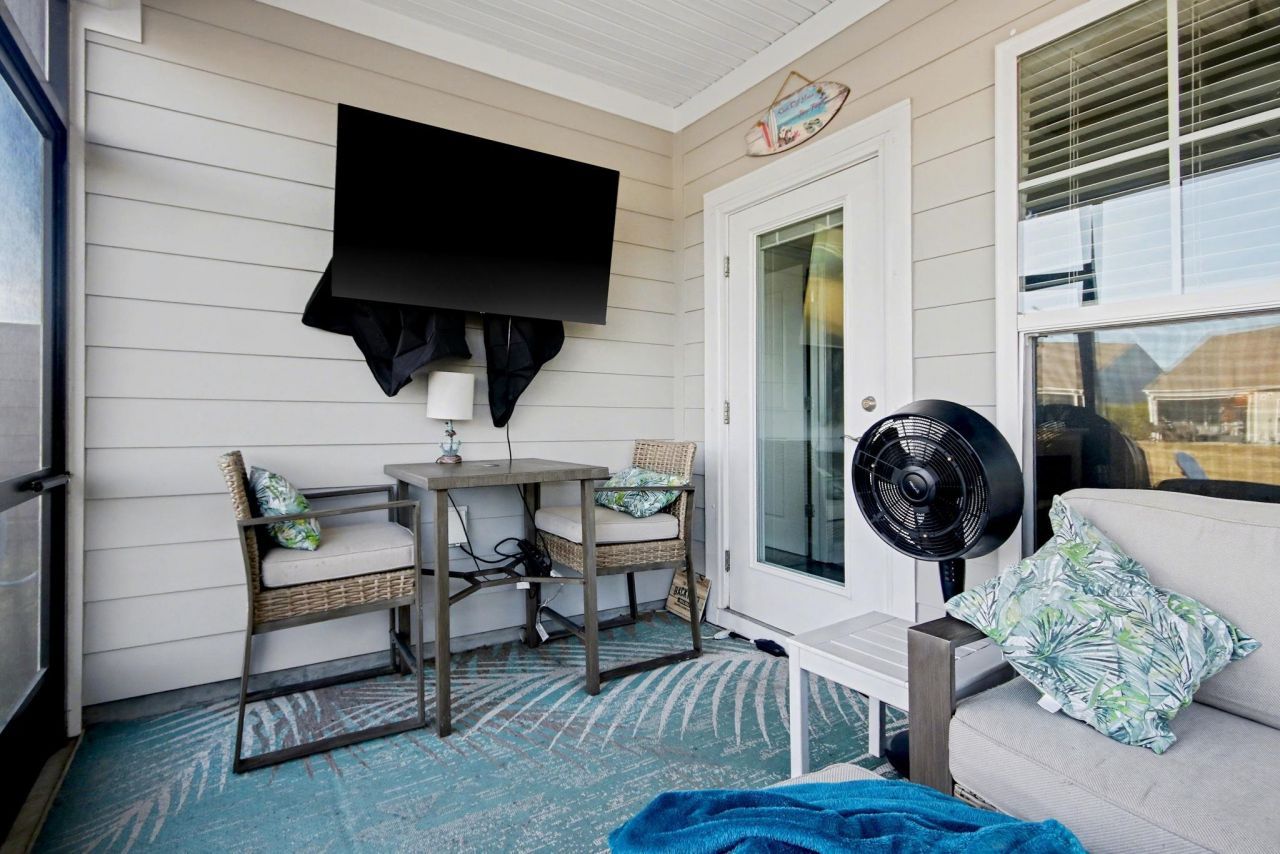 5830 Cremona Dr. Photo 23