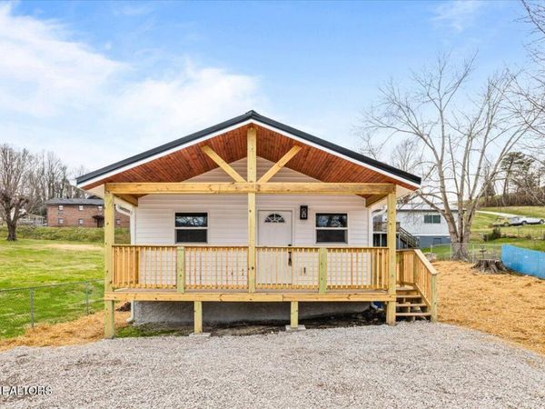 127 Water St, Jacksboro, TN 37757