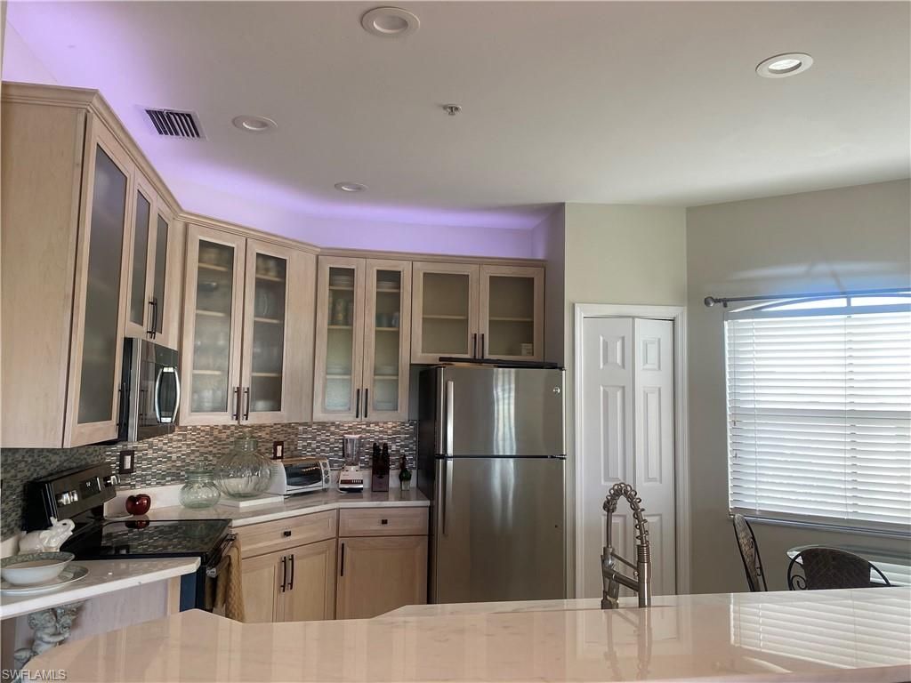 210 Vintage Cir, Unit C401, Naples, FL 34119 Photo