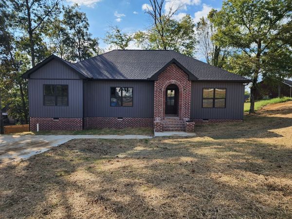 115 Acorn Ln, Hartsville, TN 37074