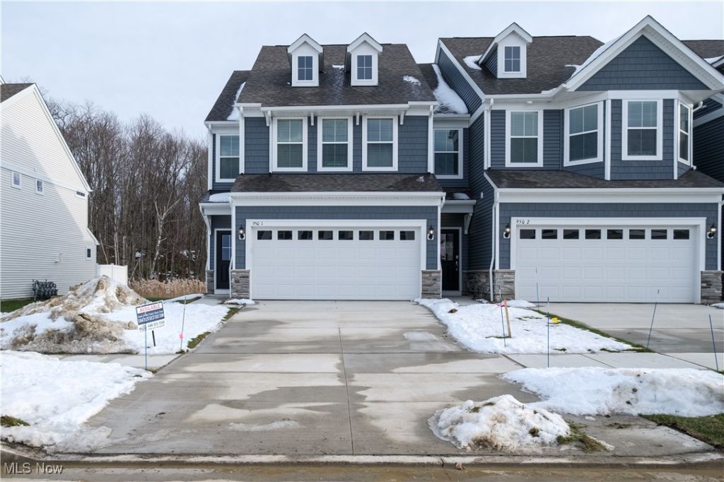 950-1 Memory Lane, Aurora, OH 44202 Main Photo