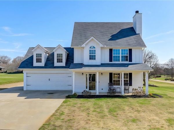 5604 Divine Lane, Clermont, GA 30527