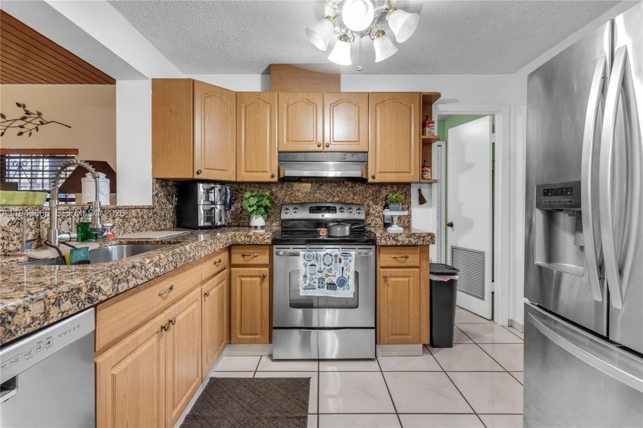 13325 SW 32nd St, Miami, FL 33175 Photo