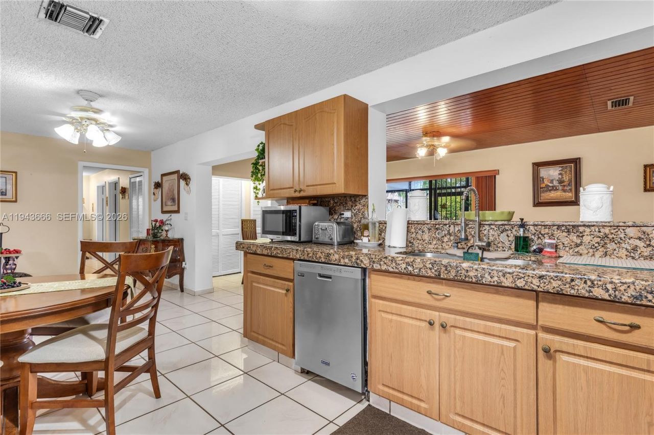 13325 SW 32nd St, Miami, FL 33175 Photo