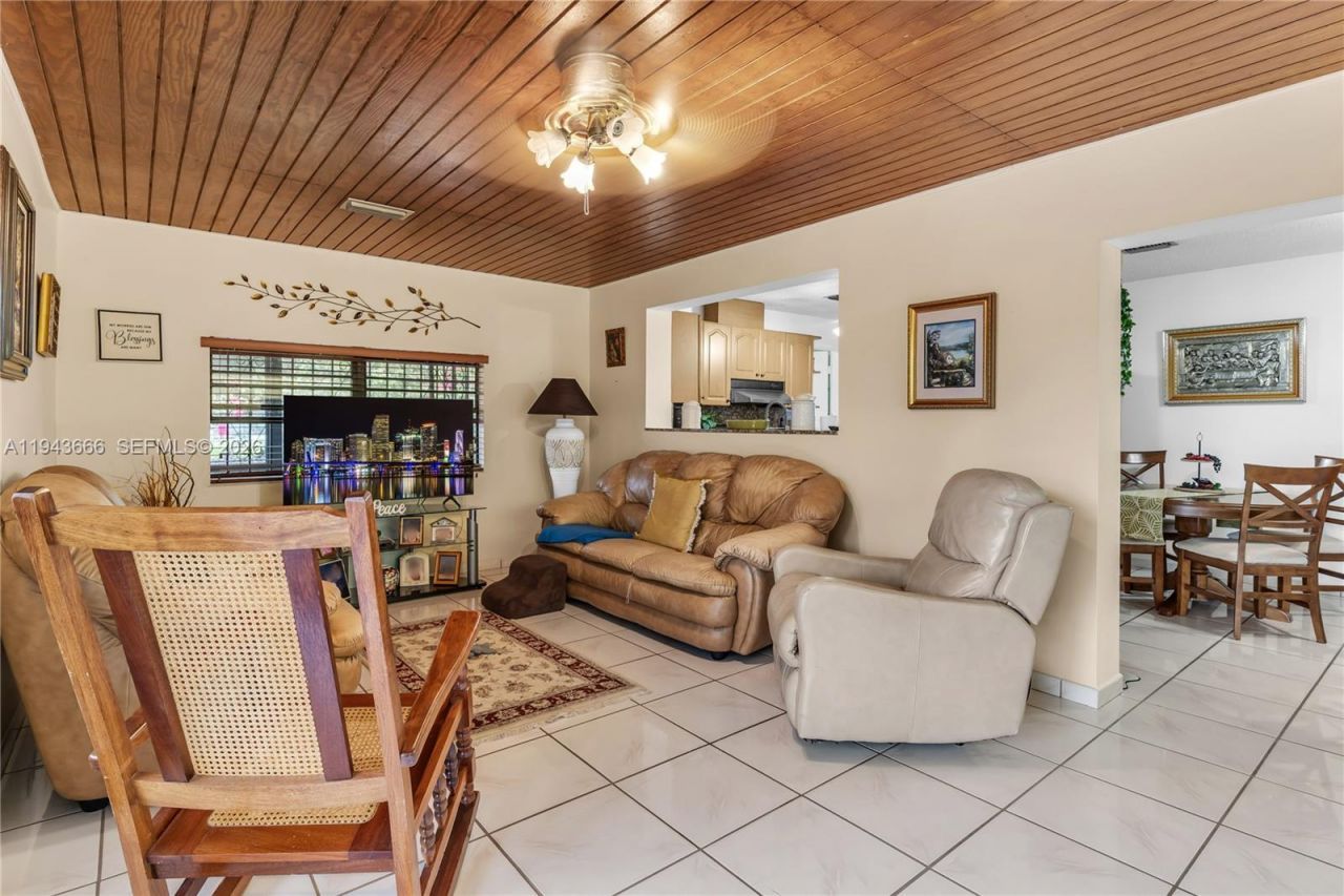 13325 SW 32nd St, Miami, FL 33175 Photo