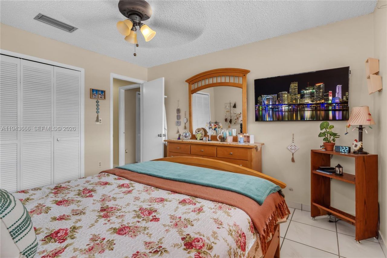 13325 SW 32nd St, Miami, FL 33175 Photo