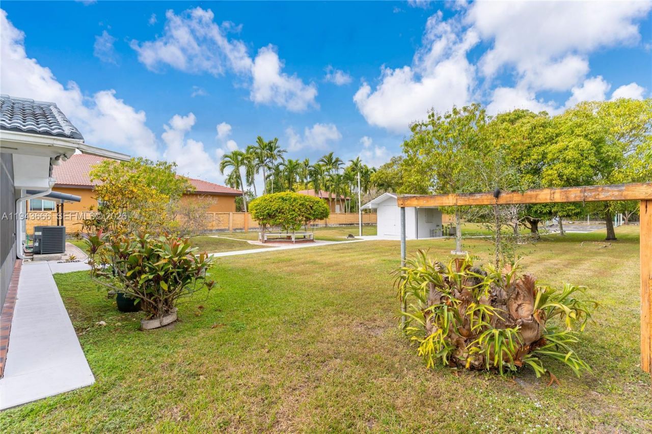 13325 SW 32nd St, Miami, FL 33175 Photo