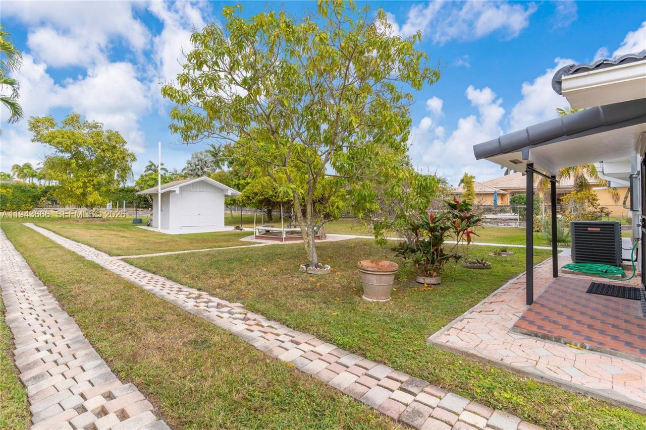 13325 SW 32nd St, Miami, FL 33175 Photo