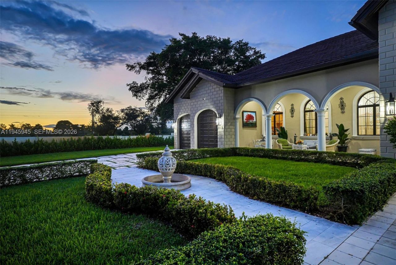 9815 SW 114th St, Miami, FL 33176 Photo