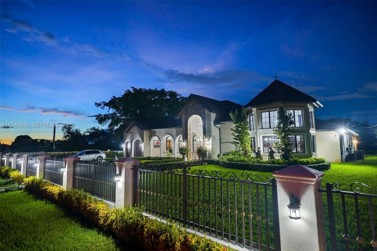 9815 SW 114th St, Miami, FL 33176 Photo