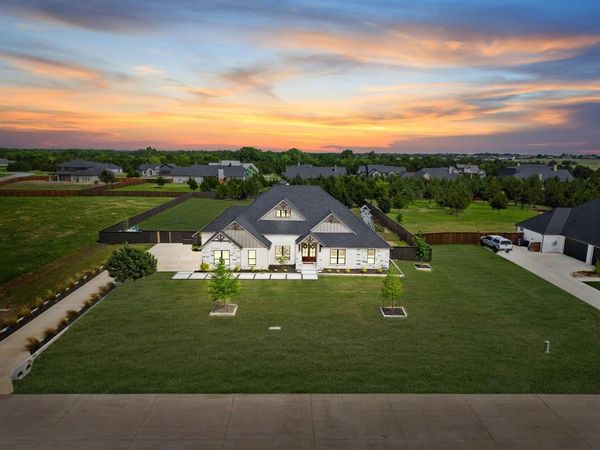 3070 Stonebriar Drive, Waxahachie, TX 75165