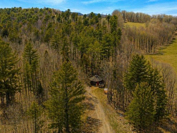 438 Old Bradley Road, St. Johnsbury, VT 05819