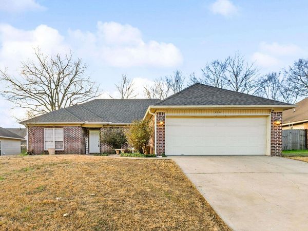 350 Meadow Creek Drive, Haskell, AR 72015