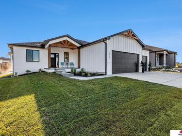 9435 Breashears Street, Lincoln, NE 68516