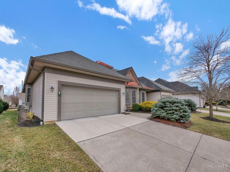 1704 Harmon Drive, Wyoming, OH 45215 Photo 2