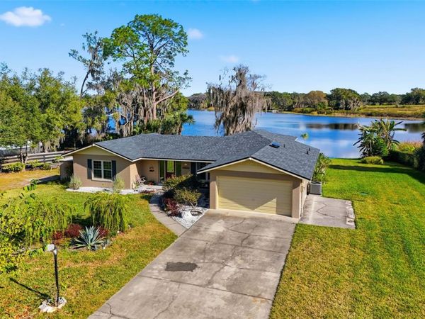40700 LONG ISLAND DRIVE, UMATILLA, FL 32784