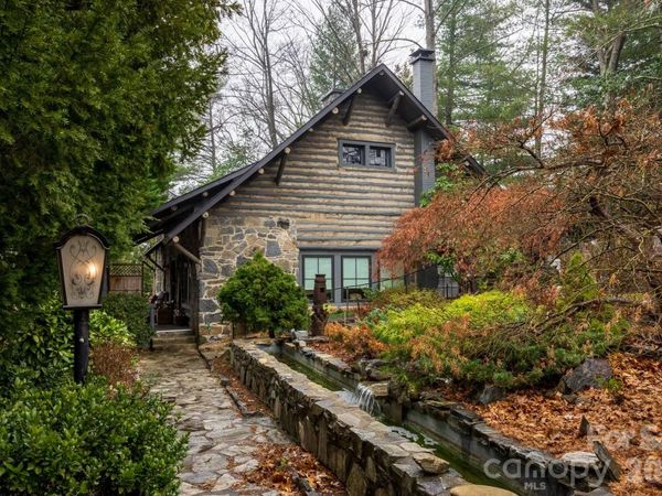 15 Chestnut Street, Tryon, NC 28782