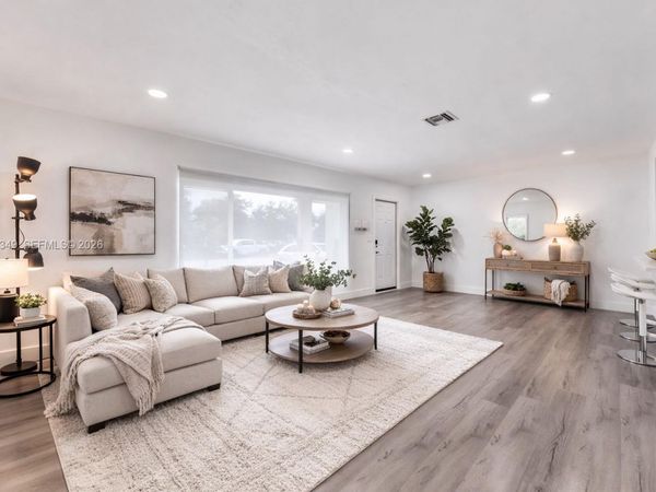 195 NW 115th St, Miami, FL 33168